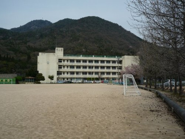 狩小川小学校