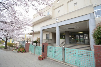 神戸市立灘小学校の画像2
