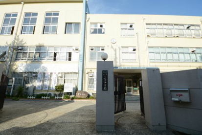 神戸市立上野中学校の画像2