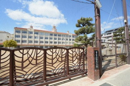 神戸市立本庄小学校の画像1