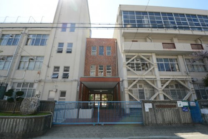 神戸市立本山南小学校の画像1