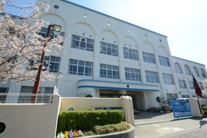 神戸市立本山第二小学校の画像1