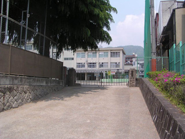 荘山田小学校