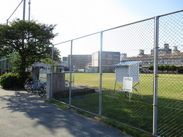 東小学校