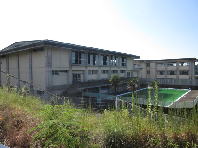 旭中学校