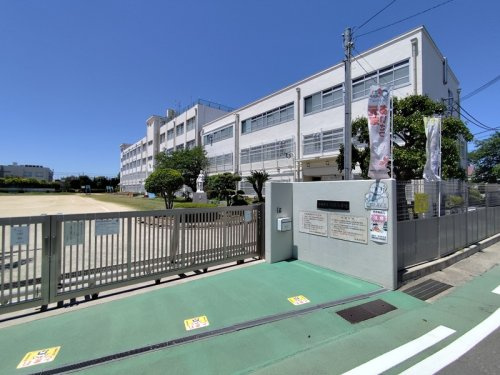 川西小学校