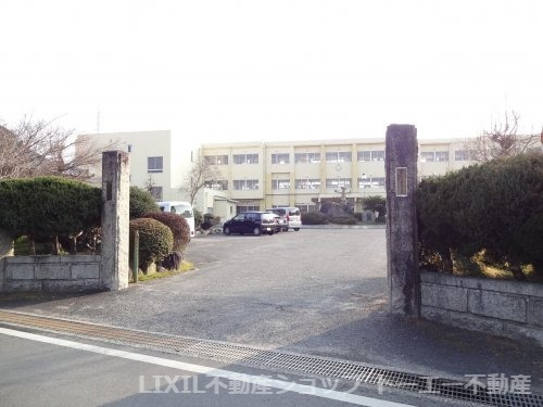 幡山西小学校