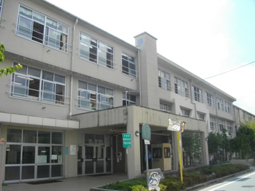 西宮市立甲東小学校の画像4