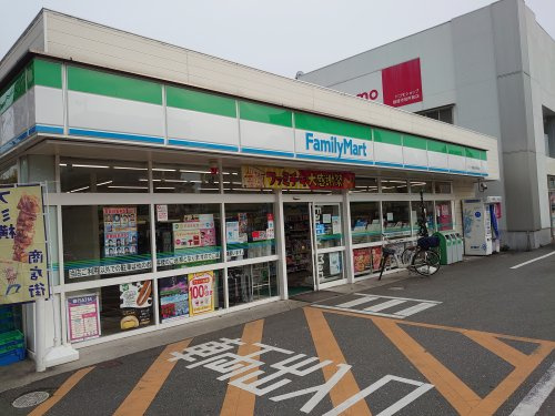 ファミリーマート　姫路市役所南店