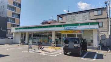 ファミリーマート 吉島町店