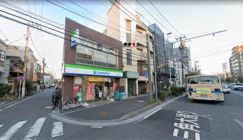 ファミリーマート 鶴見みかど店