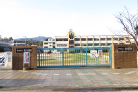 亀川小学校