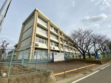 寒川東中学校の画像1