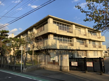 鵠洋小学校の画像1