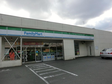 ファミリーマート中野西の画像1