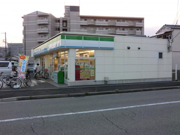 ファミリーマート　尼崎稲葉元町店の画像3