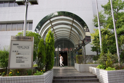 川西市立中央図書館の画像3