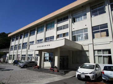 蒲刈中学校
