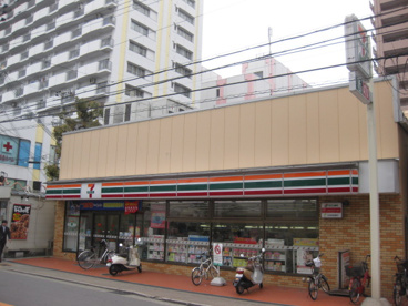 セブンイレブン 阪急塚口駅南店の画像1