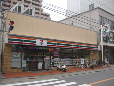 セブンイレブン 阪急塚口駅南店の画像2