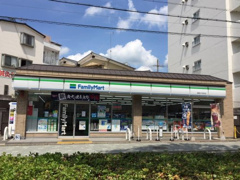 ファミリーマート佛教大学前店
