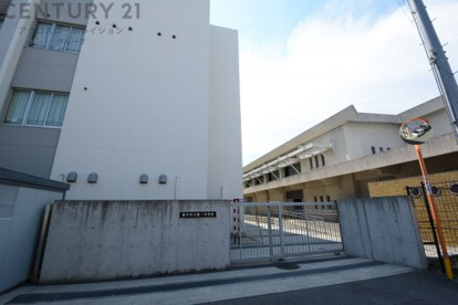 豊中市立第一中学校の画像1