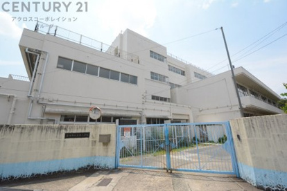箕面市立箕面小学校の画像1