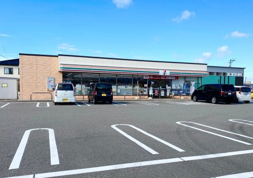 セブンイレブン 金沢近岡町店