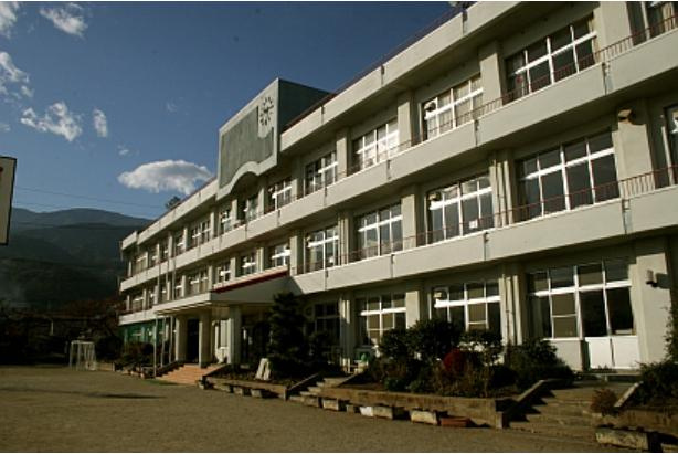 南アルプス市立落合小学校