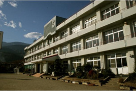 南アルプス市立落合小学校