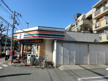 セブンイレブン　尼崎椎堂１丁目店の画像1