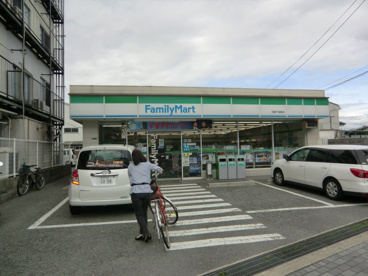 ファミリーマート 尼崎下坂部店の画像1