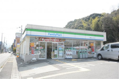 ファミリーマート 西宮北インター店の画像1