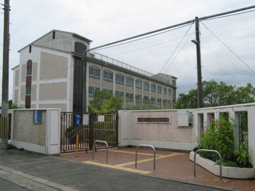 豊中市立第十八中学校の画像1