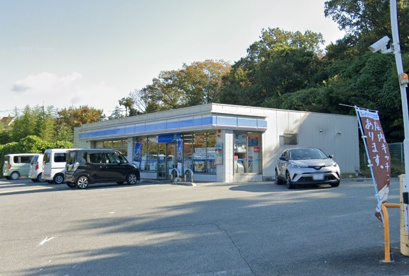 ローソン 川西錦松台店の画像1