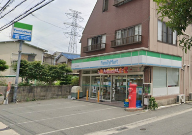 ファミリーマート かみえす西野店の画像1