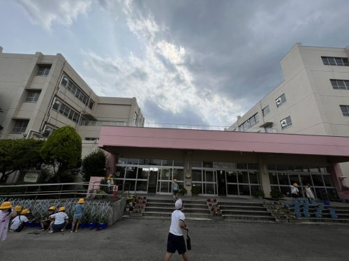 八潮市立八條北小学校