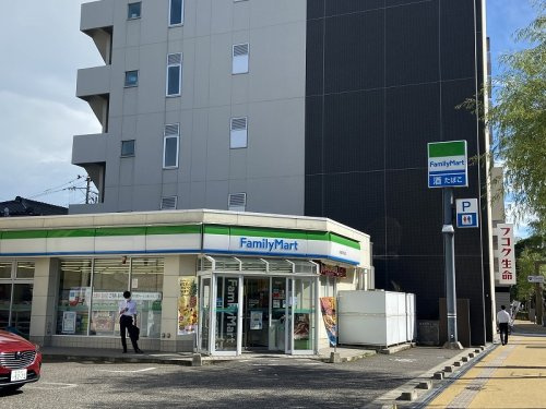 ファミリーマート 新潟医学町通店