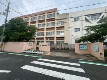 尼崎市立七松小学校の画像1