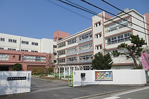 伊丹市立花里小学校の画像1
