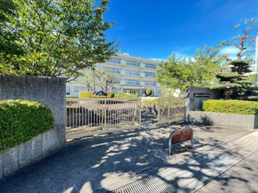 宝塚市立中山五月台中学校の画像2
