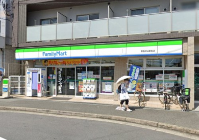 ファミリーマート 阪急中山駅前店の画像1
