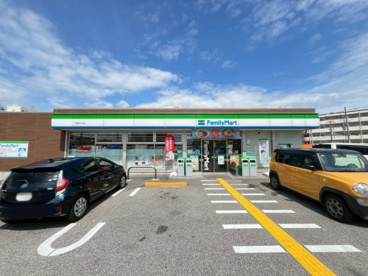ファミリーマート 尼崎戸ノ内店の画像1
