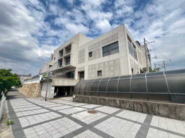 尼崎市立中央図書館の画像1