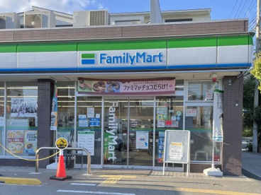 ファミリーマート 灘大内店の画像1