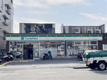 ファミリーマート 灘篠原本町店の画像1