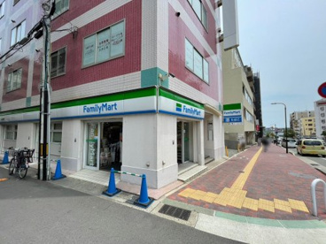 ファミリーマート JR灘駅前店の画像1