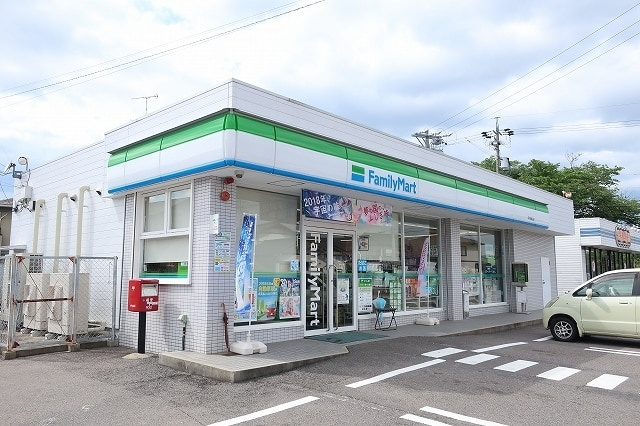 ファミリーマート 可児梅白店