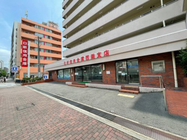 日新信用金庫西灘支店の画像1