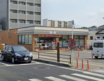 セブンイレブン 豊中服部南町4丁目店の画像1